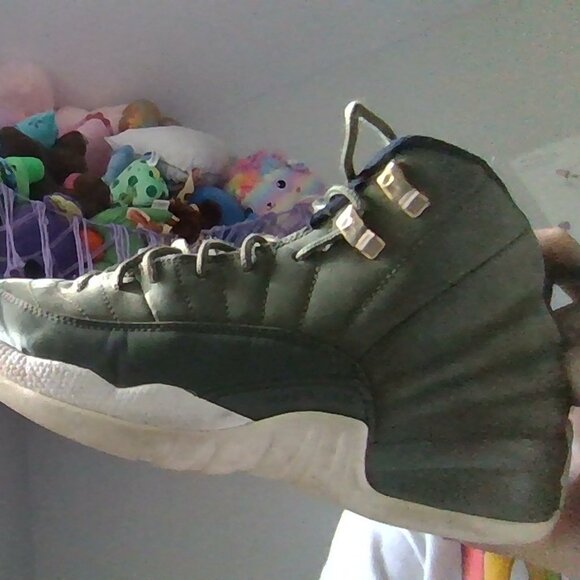 they are a old par of my shoes so just getting Reid of it because cant whereit